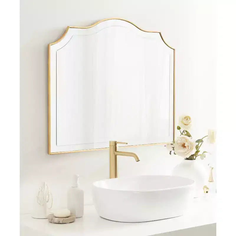 Miroir mural doré arqué de 32 x 28 pouces