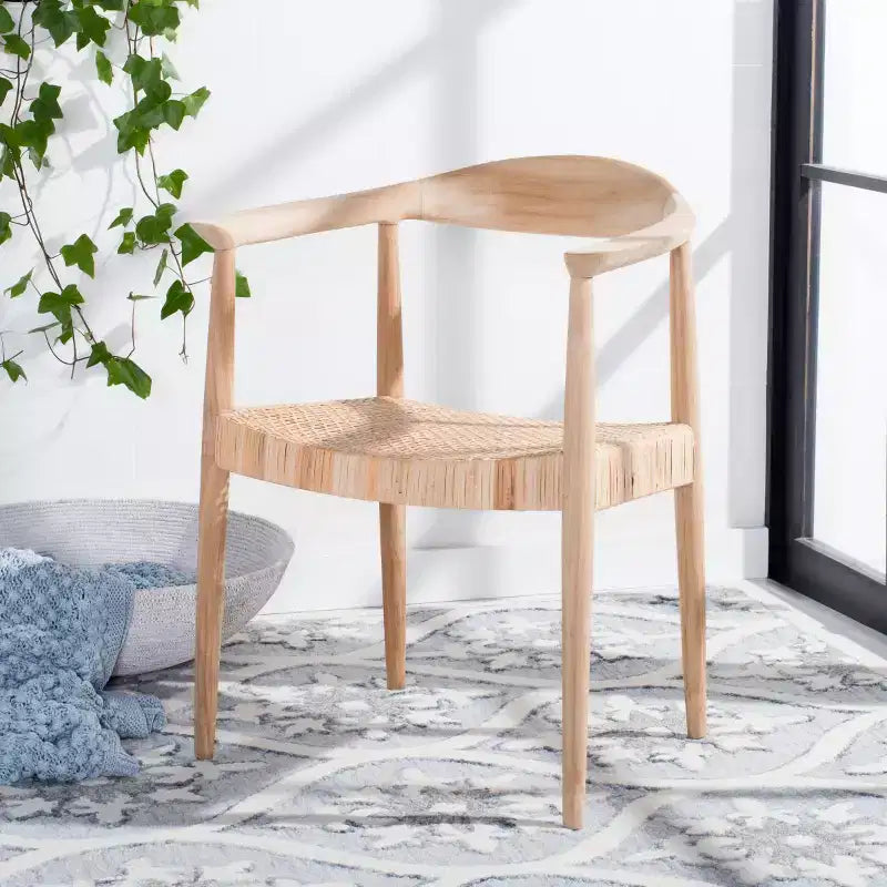 Chaise en rotin tressé, finition naturelle