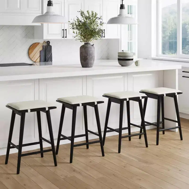 Tabouret de bar hauteur comptoir en bois et bouclette noir : Revêtement en lin, 63 cm de haut