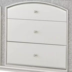 Commode 67" Platinum - : Style Glendale, 9 tiroirs, poignées en cristal, aucun assemblage requis