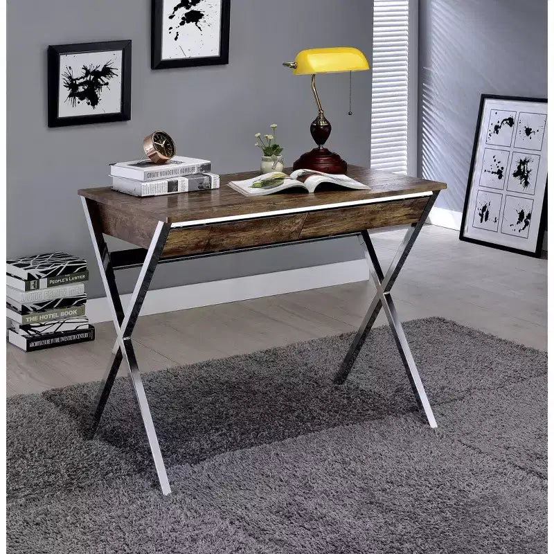 Bureaux de réception 36" aspect chêne vieilli et chrome : cadre métallique, surface en bois, étagère de rangement ouverte