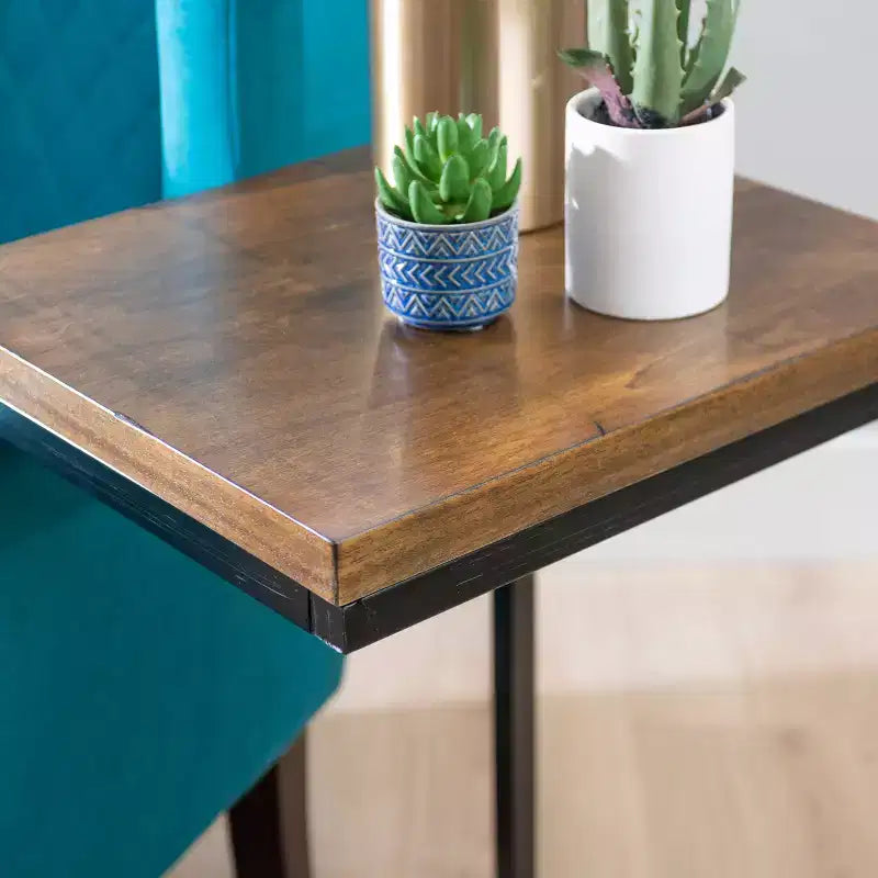 Table d'appoint de style traditionnel en noyer et métal noir vieilli - : Côté canapé, utilisation en chambre