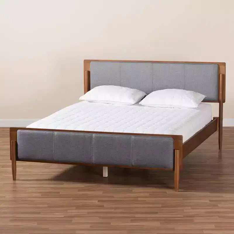 Lit plateforme en bois : design du milieu du siècle, rembourré en mousse, pas besoin de sommier tapissier.