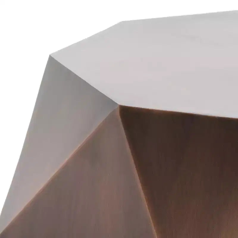 Table basse à facettes