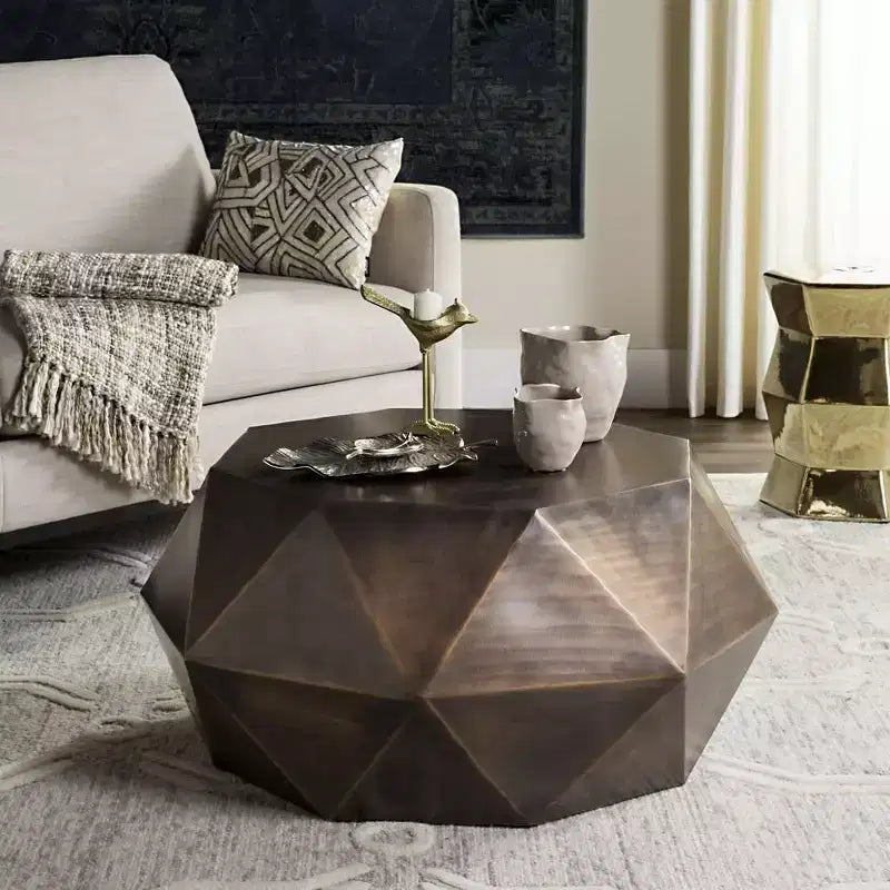 Table basse à facettes